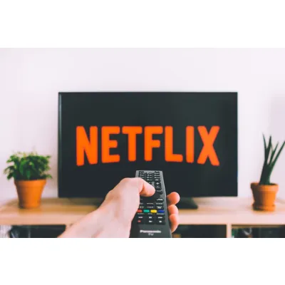 Xtrview 65W Smart LED TV